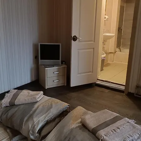 кімнати поруч з автовокзалом Casa de hóspedes *