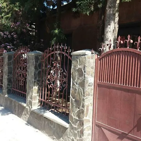 кімнати поруч з автовокзалом Casa de hóspedes