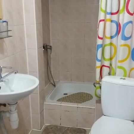 кімнати поруч з автовокзалом Πανσιόν