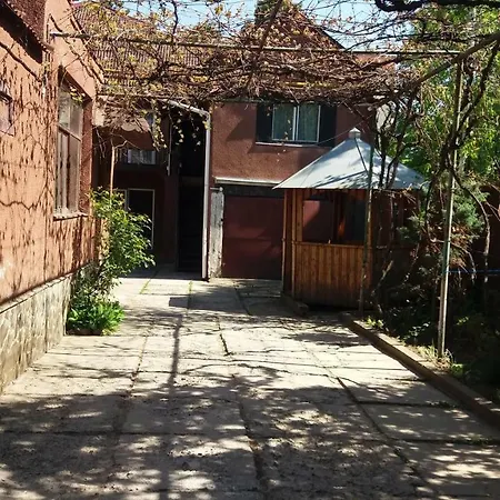 кімнати поруч з автовокзалом Πανσιόν Uzhhorod